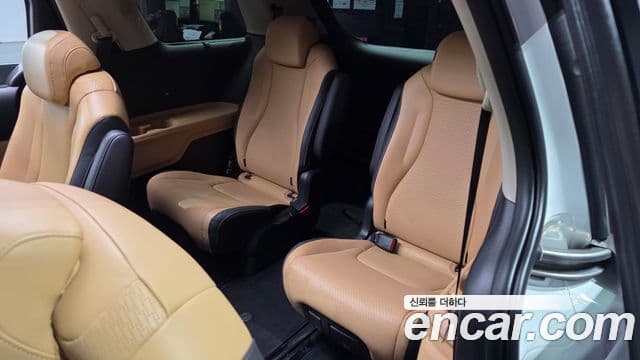 Kia Carnival 2023 — Şəkil 11/20