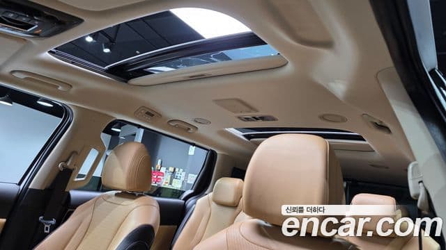 Kia Carnival 2023 — Şəkil 19/20