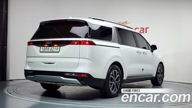 Kia Carnival 2022 — Photo 9/20
