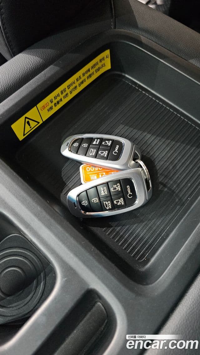 Hyundai Staria 2023 — ფოტო 19/20