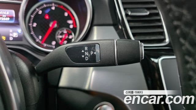 Mercedes-Benz GLE-Class 2018 — Şəkil 9/20