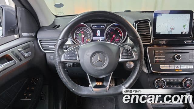 Mercedes-Benz GLE-Class 2018 — ფოტო 14/20