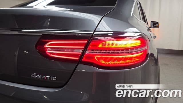 Mercedes-Benz GLE-Class 2018 — ფოტო 16/32