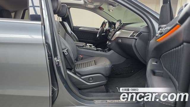 Mercedes-Benz GLE-Class 2018 — ფოტო 25/32