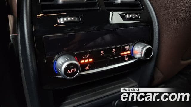 BMW 5 Series 2018 — Фото 19/20
