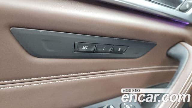 BMW 5 Series 2018 — Photo 10/33