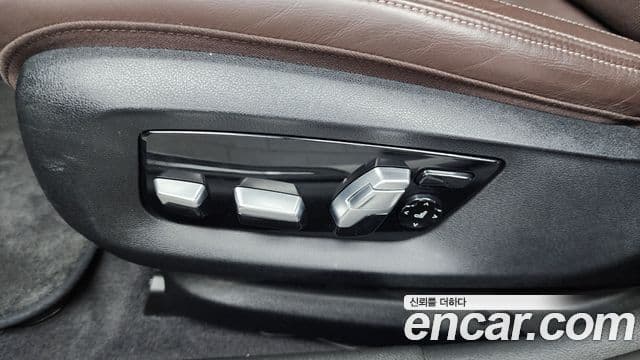BMW 5 Series 2018 — Photo 25/33