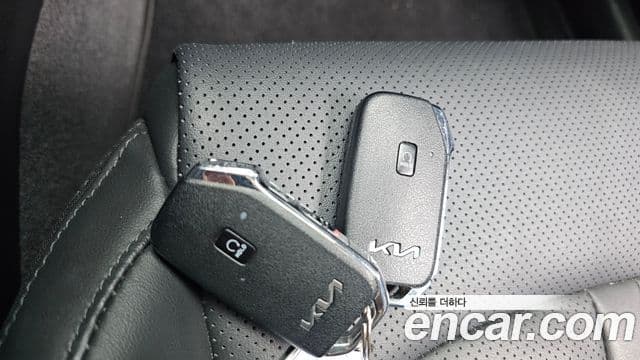 Kia K5 2023 — Şəkil 19/20