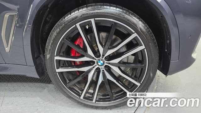 BMW X5 2022 — Photo 27/32