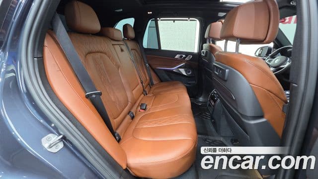 BMW X5 2022 — Photo 28/32