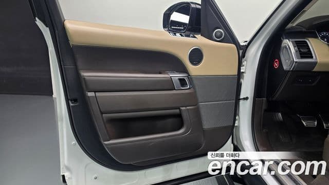 Land Rover Range Rover Sport 2019 — Photo 7/32