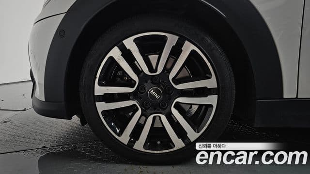 Mini Cooper S 2023 — ფოტო 5/20