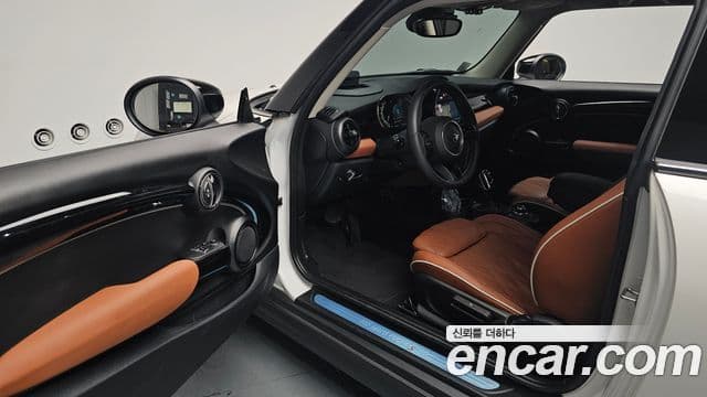 Mini Cooper S 2023 — ფოტო 10/20