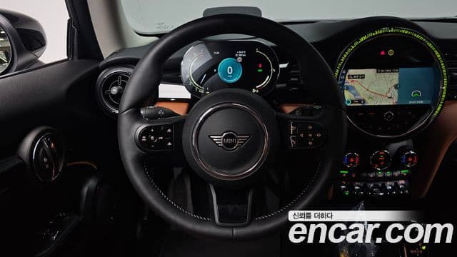 Mini Cooper S 2023 — ფოტო 12/20