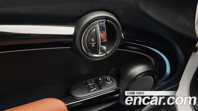 Mini Cooper S 2023 — ფოტო 18/20