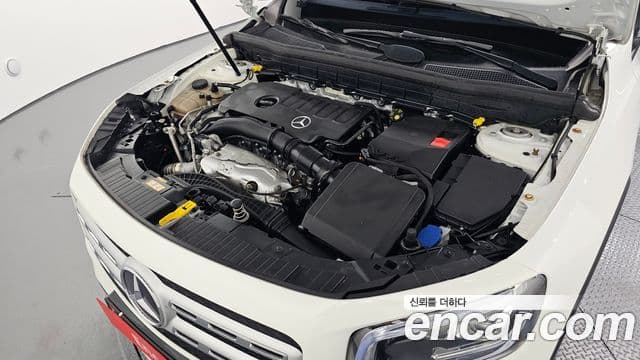 Mercedes-Benz GLB-Class 2021 — ფოტო 6/20
