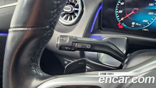 Mercedes-Benz GLB-Class 2021 — Photo 2/30