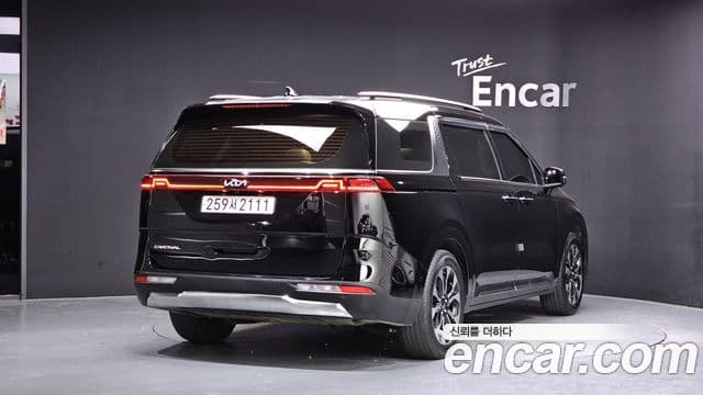Kia Carnival 2022 — ფოტო 2/20