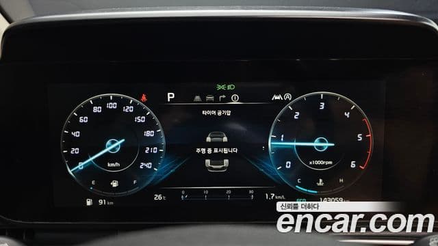 Kia Carnival 2022 — ფოტო 8/20
