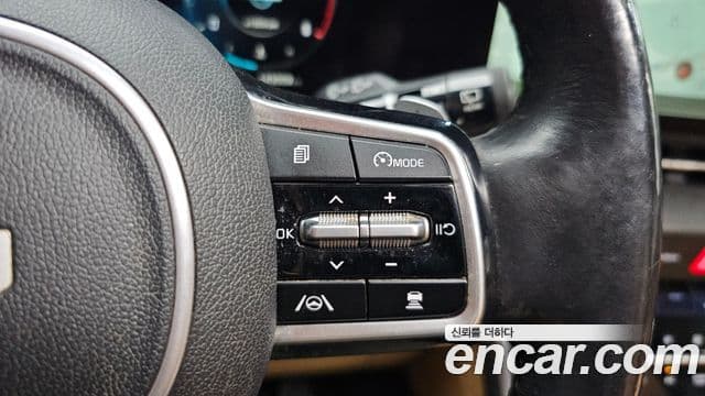 Kia Carnival 2022 — ფოტო 17/20