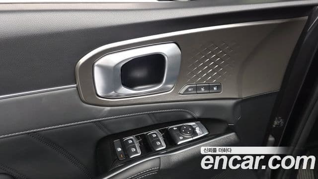 Kia Sorento 2021 — ფოტო 16/20