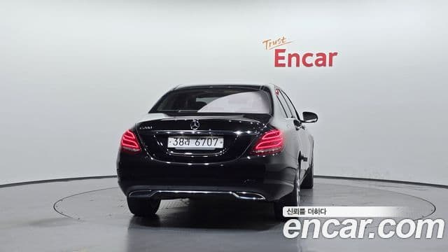 Mercedes-Benz C-Class 2018 — ფოტო 15/20