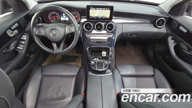 Mercedes-Benz C-Class 2018 — ფოტო 3/20