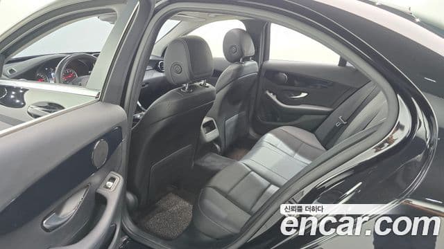 Mercedes-Benz C-Class 2018 — ფოტო 2/20