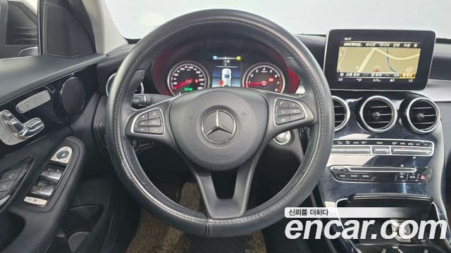 Mercedes-Benz C-Class 2018 — ფოტო 16/20