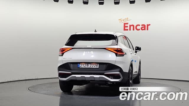 Kia Sportage 2023 — ფოტო 4/20