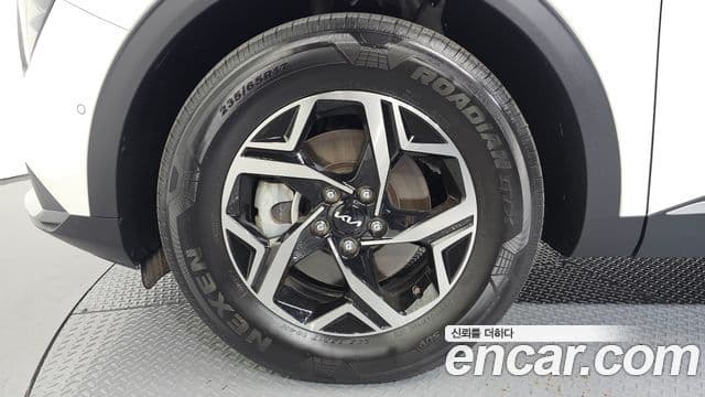Kia Sportage 2023 — ფოტო 5/20