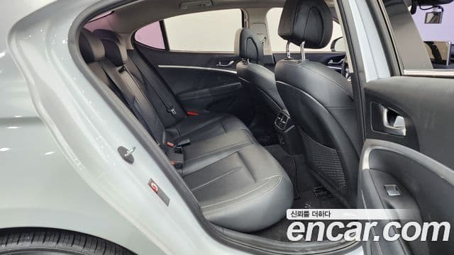 Genesis G70 2019 — ფოტო 11/20