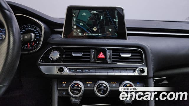 Genesis G70 2019 — ფოტო 13/20