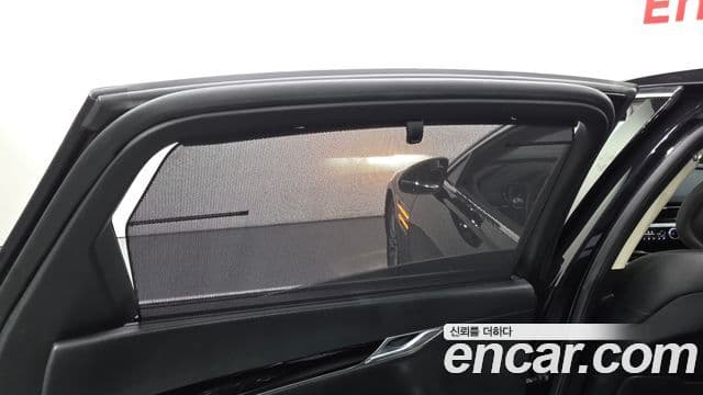 Genesis Electrified G80 2023 — ფოტო 18/20
