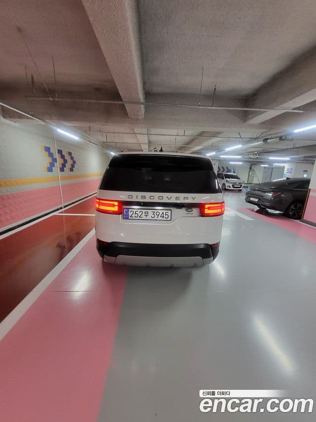 Land Rover Discovery 5 2019 — Şəkil 2/9