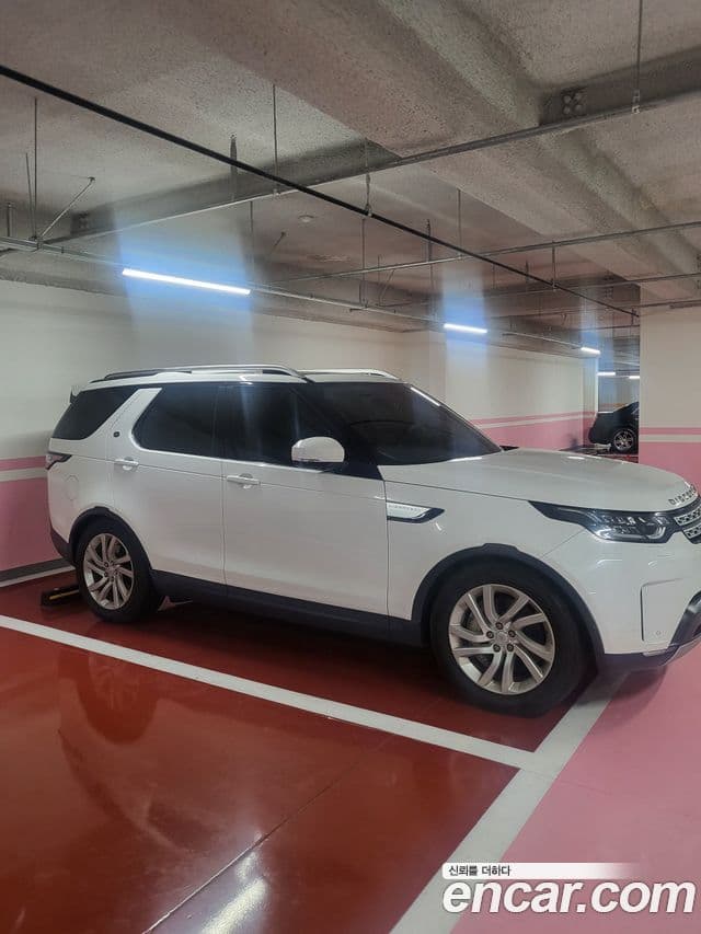 Land Rover Discovery 5 2019 — Şəkil 4/9