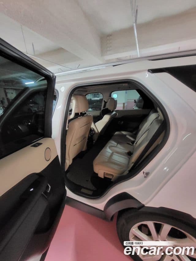 Land Rover Discovery 5 2019 — Şəkil 5/9
