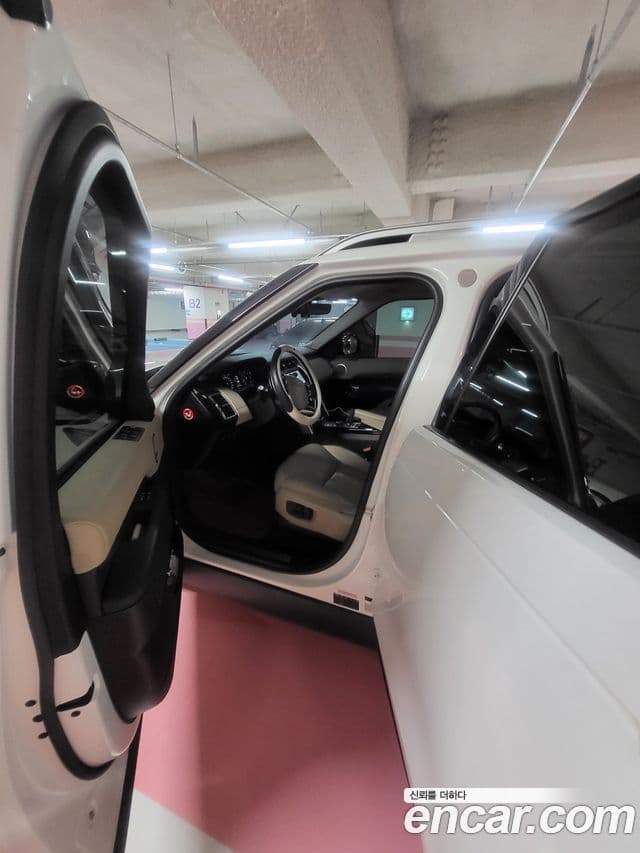 Land Rover Discovery 5 2019 — Şəkil 6/9