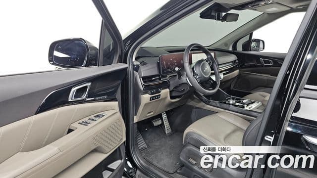 Kia Carnival 2024 — фото 10 из 20