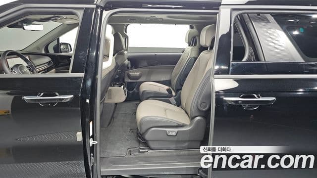 Kia Carnival 2024 — фото 12 из 20