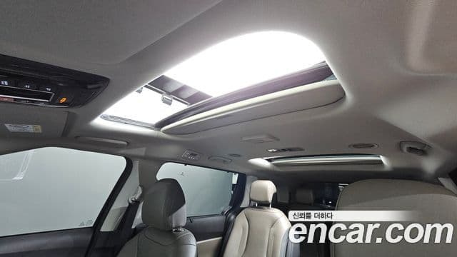Kia Carnival 2024 — фото 17 из 20