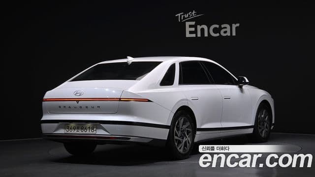 Hyundai Grandeur 2023 — ფოტო 2/20