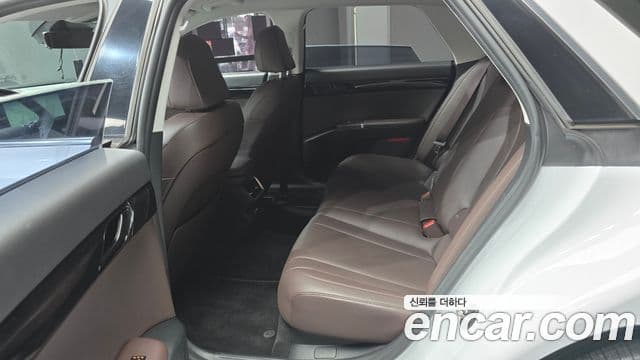 Hyundai Grandeur 2023 — ფოტო 11/20