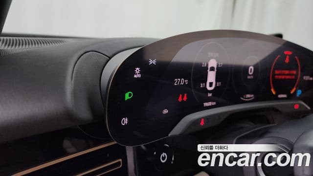 Porsche Taycan 2023 — Photo 15/20