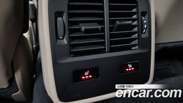 Porsche Taycan 2023 — Photo 2/20