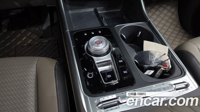 Kia Carnival 2024 — ფოტო 8/20