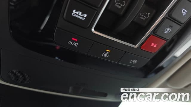 Kia Carnival 2024 — ფოტო 28/37