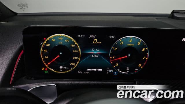 Mercedes-Benz GLB-Class 2021 — Фото 8/20