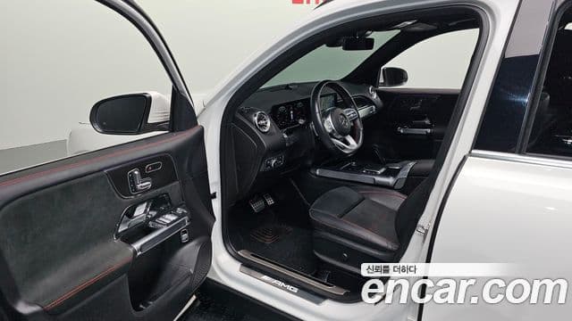 Mercedes-Benz GLB-Class 2021 — Фото 10/20