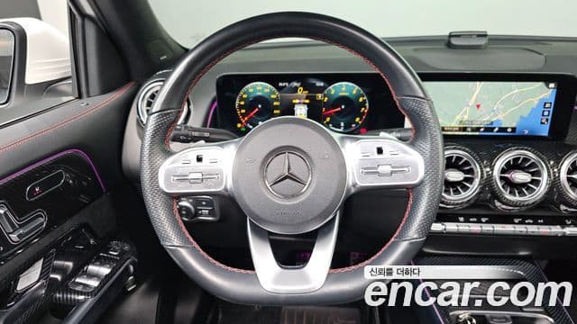 Mercedes-Benz GLB-Class 2021 — Фото 13/20